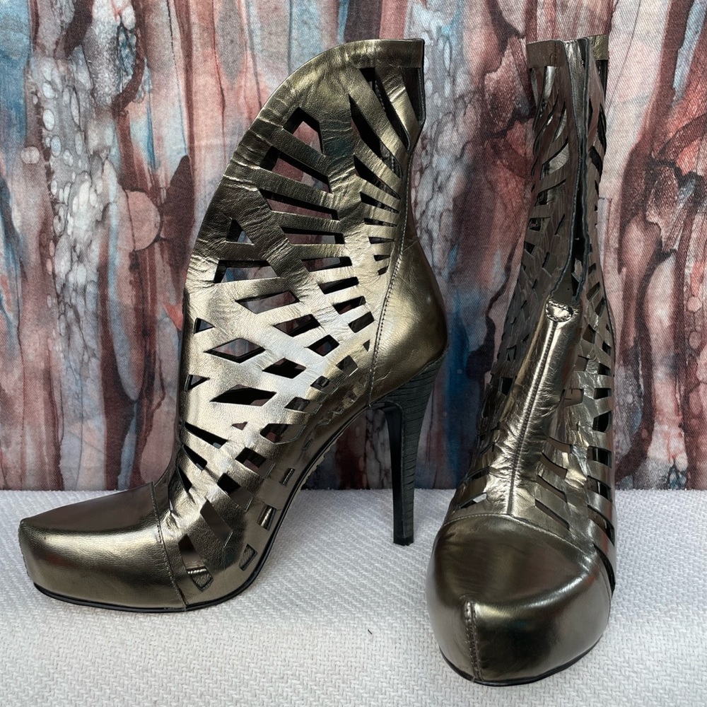 RACHEL Rachel Roy Pewter Laser Cut Booties- US Size 8